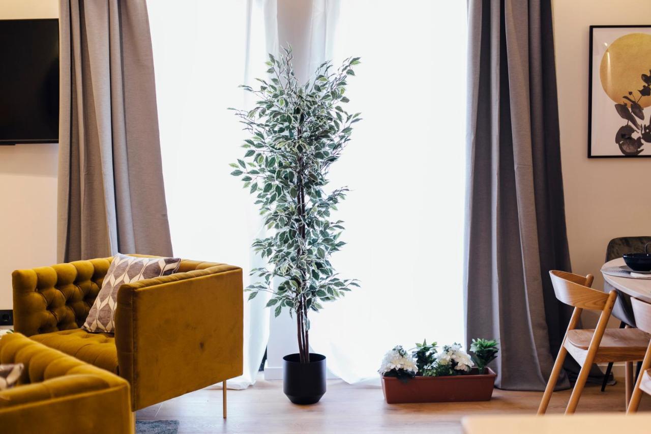 Modern And Luxury- 2bd 2bth- Socorro Sevilla